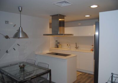 Diseño e instalación de cocina minimalista
